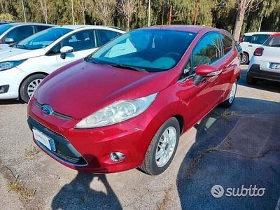 Usata Ford Fiesta Titanium 92 CV (67 kW) 2009 Rosso Berlina