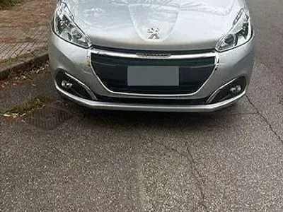 Usata Peugeot 208 Active 83 CV (61 kW) 2018 Utilitaria
