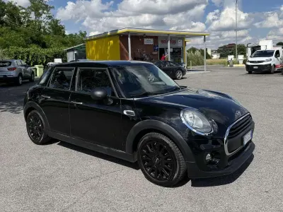 Usata Mini One D Business 95 CV (69 kW) 2017 Nero Utilitaria