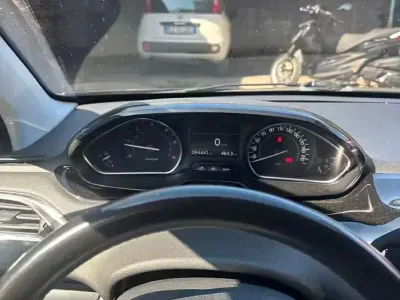 Usata Peugeot 208 115 CV (84 kW) 2012 Utilitaria