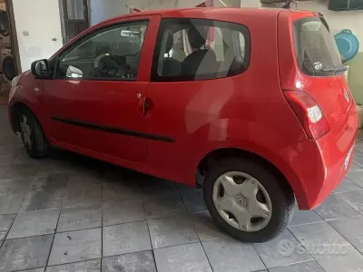Usata Renault Twingo 75 CV (55 kW) 2011 Rosso Utilitaria