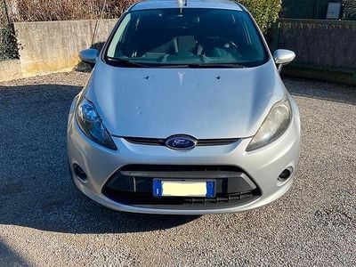 Usata Ford Fiesta 60 CV (44 kW) 2011 Grigio Utilitaria