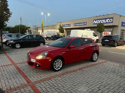 Usata Alfa Romeo Giulietta Distinctive 105 CV (77 kW) 2015 Rosso Berlina