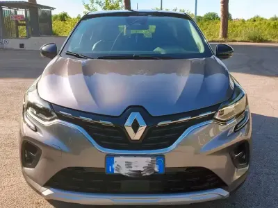 Usata Renault Captur Intens 101 CV (74 kW) 2020 Grigio SUV