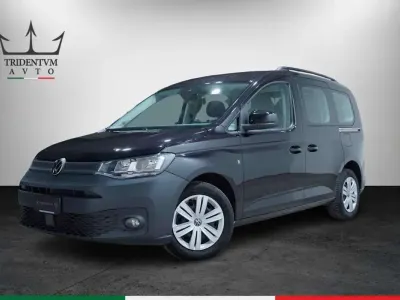 Usata VW Caddy 122 CV (89 kW) 2022 Nero Monovolume