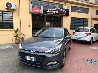 Usata Hyundai i20 82 CV (60 kW) 2018 Grigio Berlina