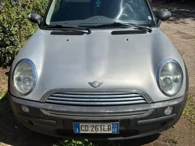 Usata Mini Cooper 116 CV (85 kW) 2002 Grigio Utilitaria