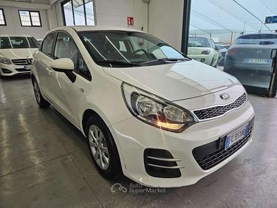 Usata Kia Rio Active 75 CV (55 kW) 2016 Bianco Berlina