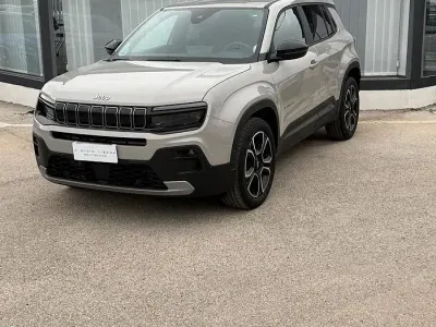 Usata Jeep Avenger Summit 101 CV (74 kW) 2025 Beige SUV