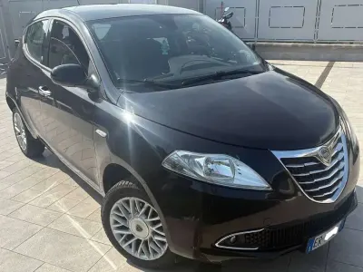 Usata Lancia Ypsilon Silver 80 CV (58 kW) 2013 Utilitaria