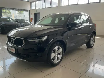 Usata Volvo XC40 Momentum 150 CV (110 kW) 2019 Nero SUV