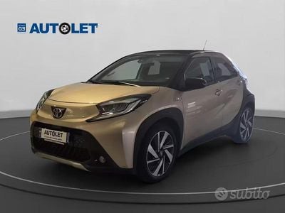 Begagnad Toyota Aygo X Lounge 72 HK (52 kW) 2023 Grå SUV