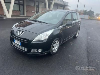Usata Peugeot 5008 Business-Line 112 CV (82 kW) 2011 Grigio Monovolume