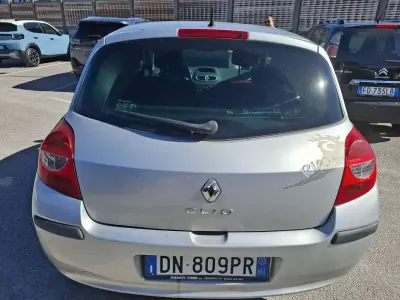 Usata Renault Clio II Rip Curl 101 CV (74 kW) 2008 Berlina