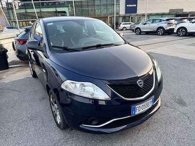 Usata Lancia Ypsilon Gold 69 CV (50 kW) 2016 Blu/azzurro Utilitaria