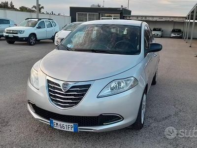 Usata Lancia Ypsilon 69 CV (50 kW) 2012 Grigio Utilitaria