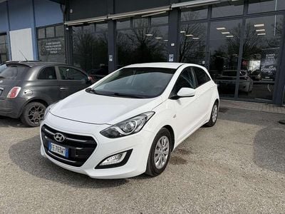Usata Hyundai i30 Comfort 101 CV (74 kW) 2016 Bianco Berlina