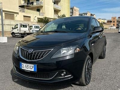 Usata Lancia Ypsilon Gold 69 CV (50 kW) 2022 Nero Utilitaria
