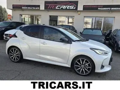 Usata Toyota Yaris Hybrid Sport 92 CV (67 kW) 2025 Bianco Berlina
