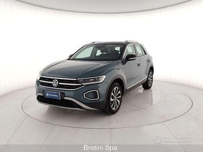 Usata VW T-Roc Style 110 CV (80 kW) 2022 Grigio metallizzato SUV