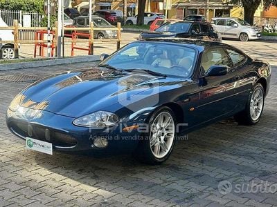 Usata Jaguar XK8 284 CV (208 kW) 2001 Blu Coupé