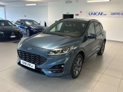 Usata Ford Kuga ST-Line 225 CV (165 kW) 2023 Blue metallic (metalliclackierung) SUV