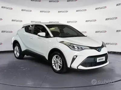Occasion Toyota C-HR 122 ch (89 kW) 2023 Blanc SUV