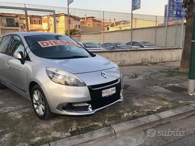 Usata Renault Scénic III Luxe 110 CV (80 kW) 2012 Grigio Monovolume