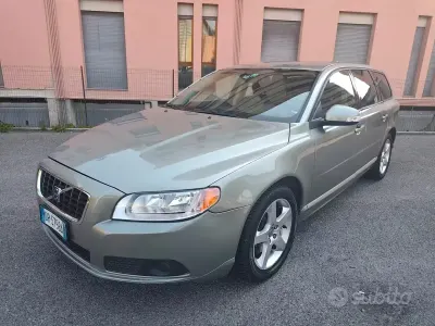 Usata Volvo V70 185 CV (136 kW) 2008 Grigio Station wagon