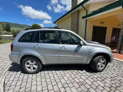 Usata Toyota RAV4 116 CV (85 kW) 2004 Grigio SUV