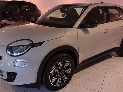 Nuova Fiat 600 Icon 110 CV (80 kW) 2026 Beige SUV