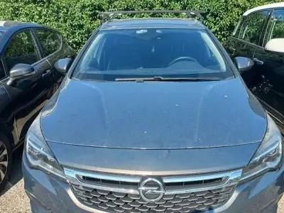 Usata Opel Astra Cosmo 110 CV (80 kW) 2016 Bluazzurro Station wagon