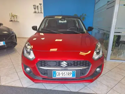 Usata Suzuki Swift 83 CV (61 kW) 2020 Rosso Utilitaria