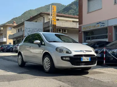 Usata Fiat Grande Punto 77 CV (56 kW) 2011 Grigio Utilitaria