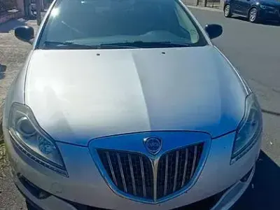 Usata Lancia Delta 140 CV (102 kW) 2010 Grigio Utilitaria