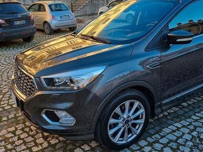 Usado Ford Kuga 150 CV (110 kW) 2018 Gris SUV
