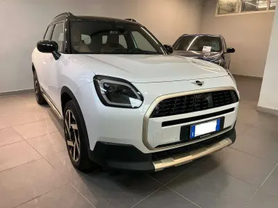 Usata Mini Cooper Countryman Favoured 170 CV (125 kW) 2024 Bianco SUV