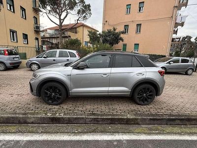 Usata VW T-Roc R-line 110 CV (80 kW) 2023 Grigio SUV