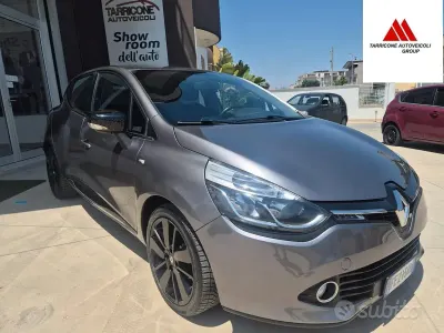 Usata Renault Clio IV Life 75 CV (55 kW) 2016 Grigio Berlina