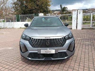 Usata Peugeot 2008 Allure 101 CV (74 kW) 2025 Argento SUV