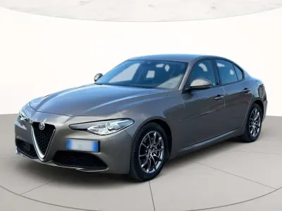 Usata Alfa Romeo Giulia Super 160 CV (117 kW) 2018 Grigio Berlina