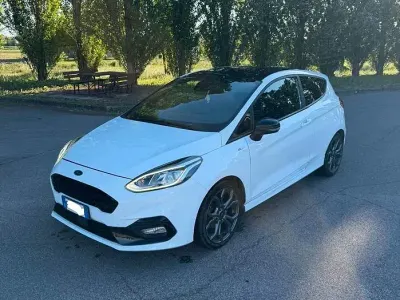 Usata Ford Fiesta ST-Line 86 CV (63 kW) 2018 Bianco Utilitaria