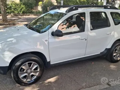 Usata Dacia Duster Lauréate 109 CV (80 kW) 2017 Bianco SUV