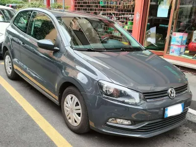 Käytetty VW Polo Trendline 60 HP (44 kW) 2016 Harmaa Sedan