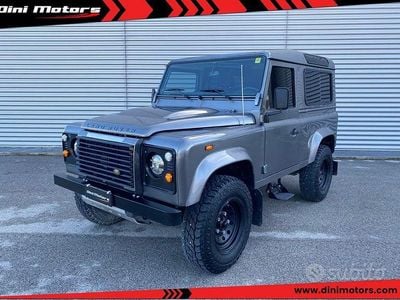 Usata Land Rover Defender SE 122 CV (89 kW) 2007 Grigio Station wagon
