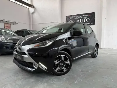 Usata Toyota Aygo X-clusiv 69 CV (50 kW) 2015 Nero Utilitaria