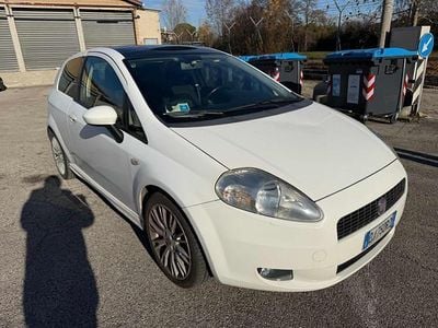 Usata Fiat Grande Punto 90 CV (66 kW) 2007 Bianco Utilitaria