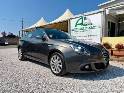 Usata Alfa Romeo Giulietta Exclusive 105 CV (77 kW) 2015 Gray Utilitaria