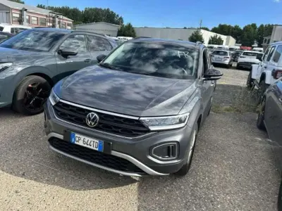 Usata VW T-Roc Life 150 CV (110 kW) 2023 Grigio SUV