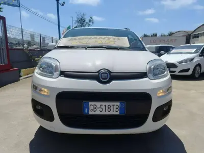 Usata Fiat Panda Lounge 69 CV (50 kW) 2020 Bianco Utilitaria